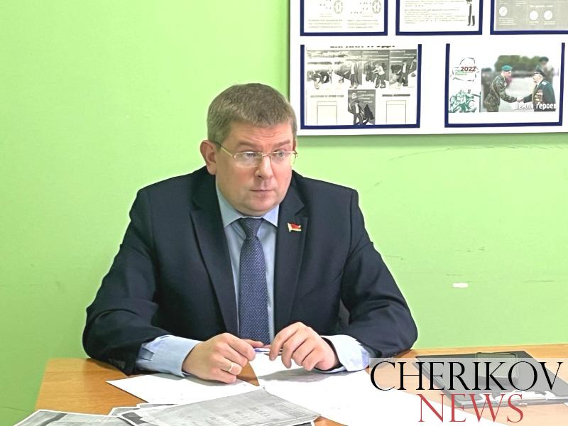 Прокурор Чериковского района провел прием граждан. На него обратились две чериковлянки