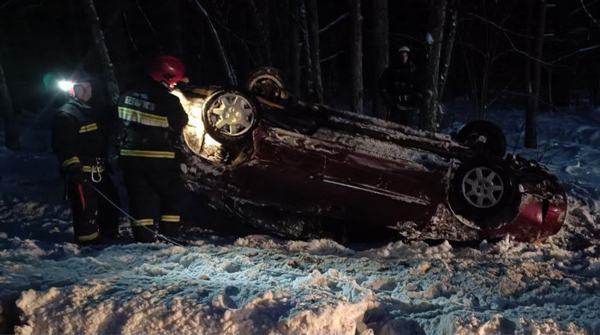 В Могилевском районе опрокинулась машина: водителя госпитализировали
