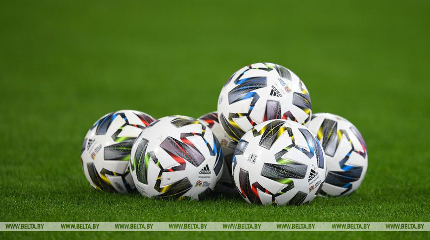 Первые полуфиналисты футбольной Лиги чемпионов определятся в Барселоне и Дортмунде