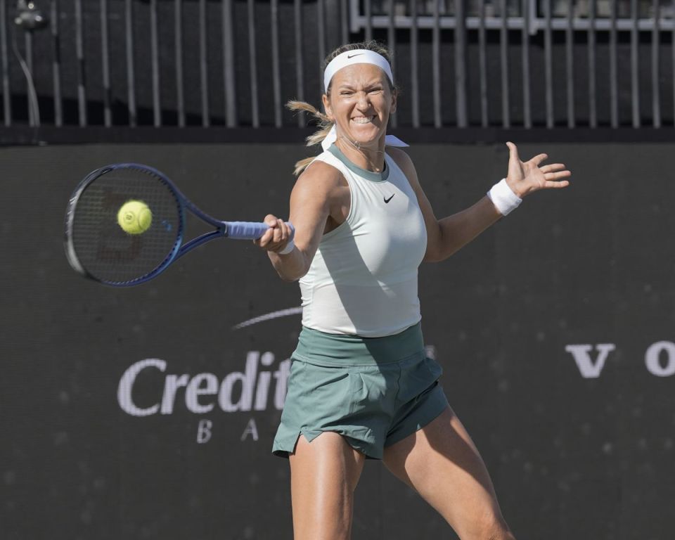 Азаренко пробилась в четвертьфинал теннисного турнира в Чарльстоне