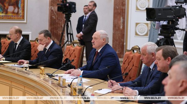 Лукашенко: мир нестабилен, и нам нельзя пропустить удар, как это было в середине прошлого века