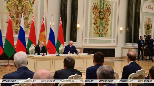 Лукашенко и Путин договорились о поиске новых рыночных ниш для инвестпроектов