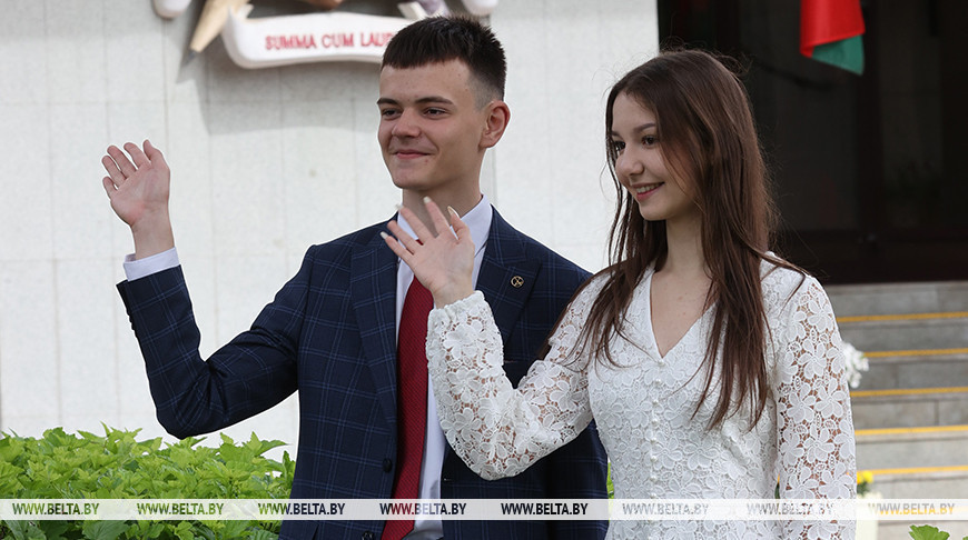 Выпускные вечера для одиннадцатиклассников пройдут сегодня во всех школах Беларуси