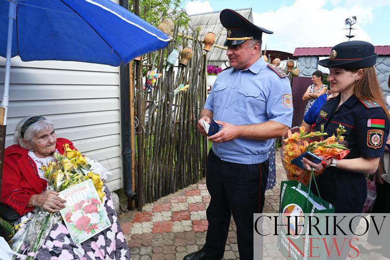 Сто славных лет: долгожительница из Черикова Ольга Федорова принимала поздравления с вековым юбилеем