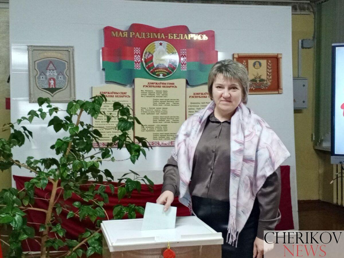 В Чериковском районе участки для голосования открыты для избирателей