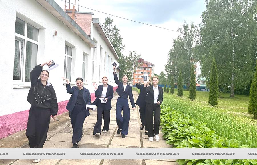 Кого в этом году примут в вуз без экзаменов, рассказали в Минобразования 