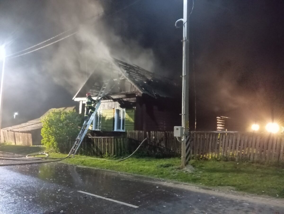 В Черикове горел жилой дом