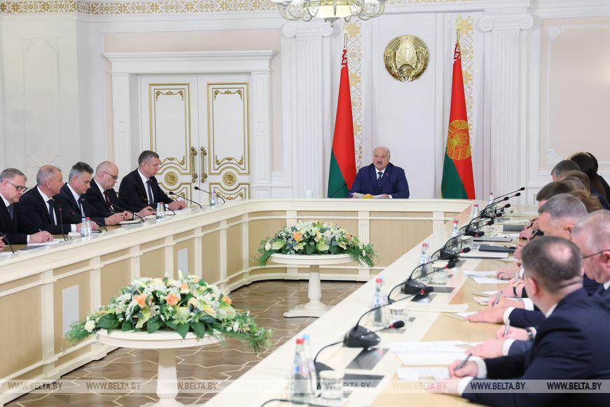 Президент потребовал выстроить четкую идеологическую работу в стране