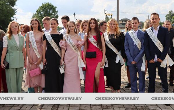 Выпускные вечера в школах Беларуси пройдут 12 июня