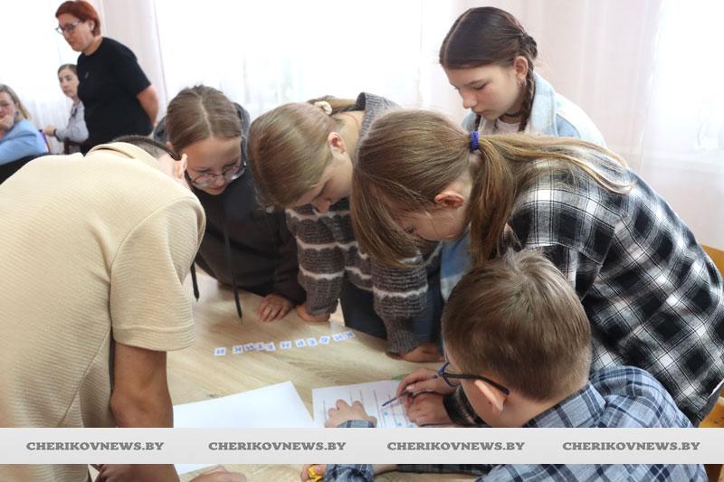 «Квантовики» vs «Кибернетики»: интеллектуальное состязание чериковских школьников