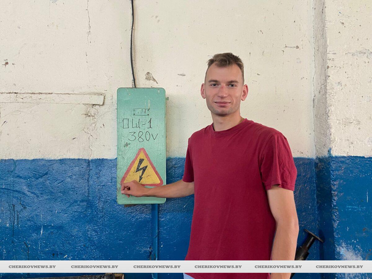 «С первым рабочим местом мне повезло»: молодой инженер-электрик о жизни и работе в Черикове