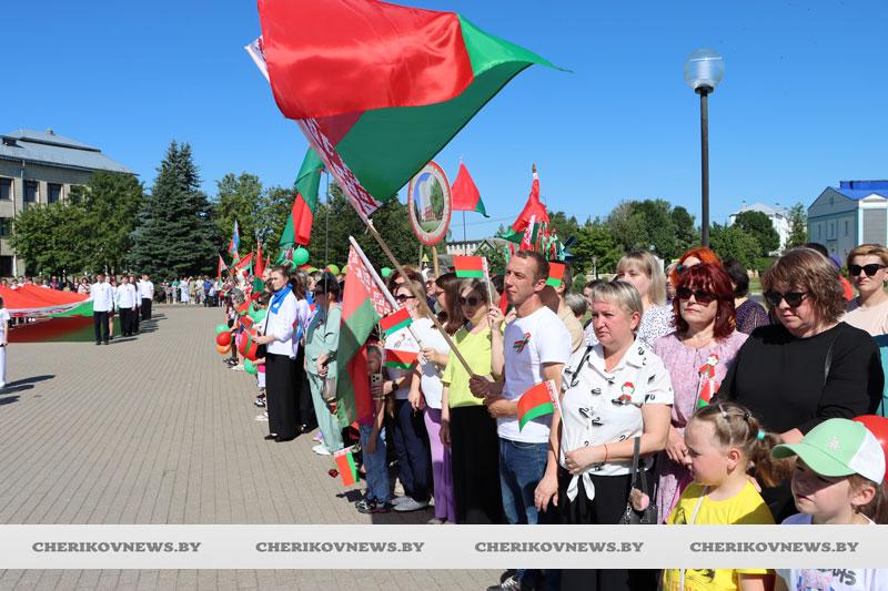 3 июля в Черикове: праздничный митинг и театрализованное шествие (фоторепортаж)