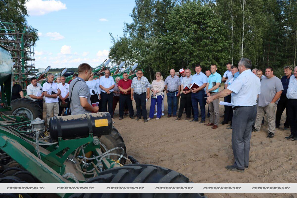 Рапс ошибок не прощает: на Чериковщине прошел межрайонный семинар по севу «черного золота»