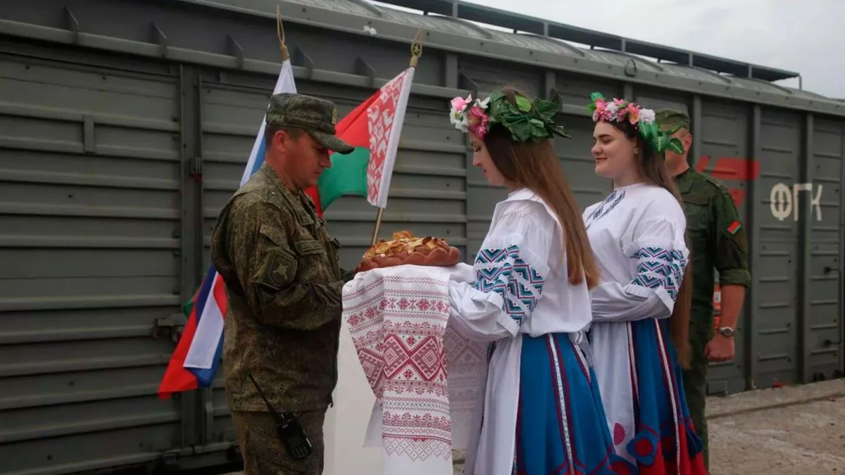 В Беларусь прибыл первый эшелон с российскими военными и техникой для участия в учении “Запад-2025”