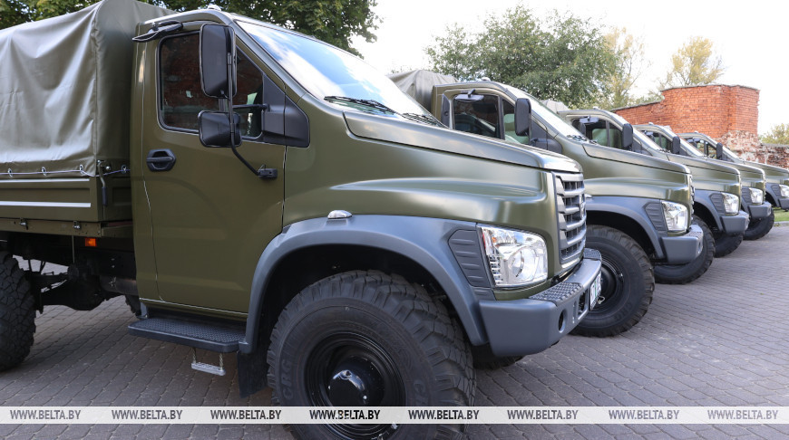 Автопарк Госпогранкомитета пополнили пять новых грузовых автомобилей