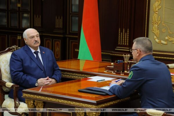 “Что случилось на границе? Поляки чудят?” Лукашенко принял с докладом председателя ГТК