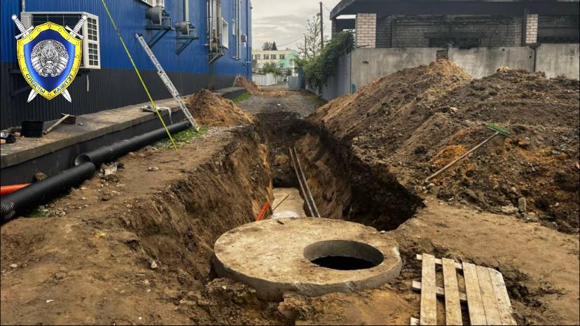 В Бобруйске рабочего засыпало грунтом, СК проводит проверку