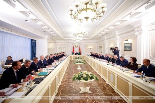 Лукашенко обозначил принципиальные вопросы в связи с предложенным дефицитным бюджетом на 2026 год