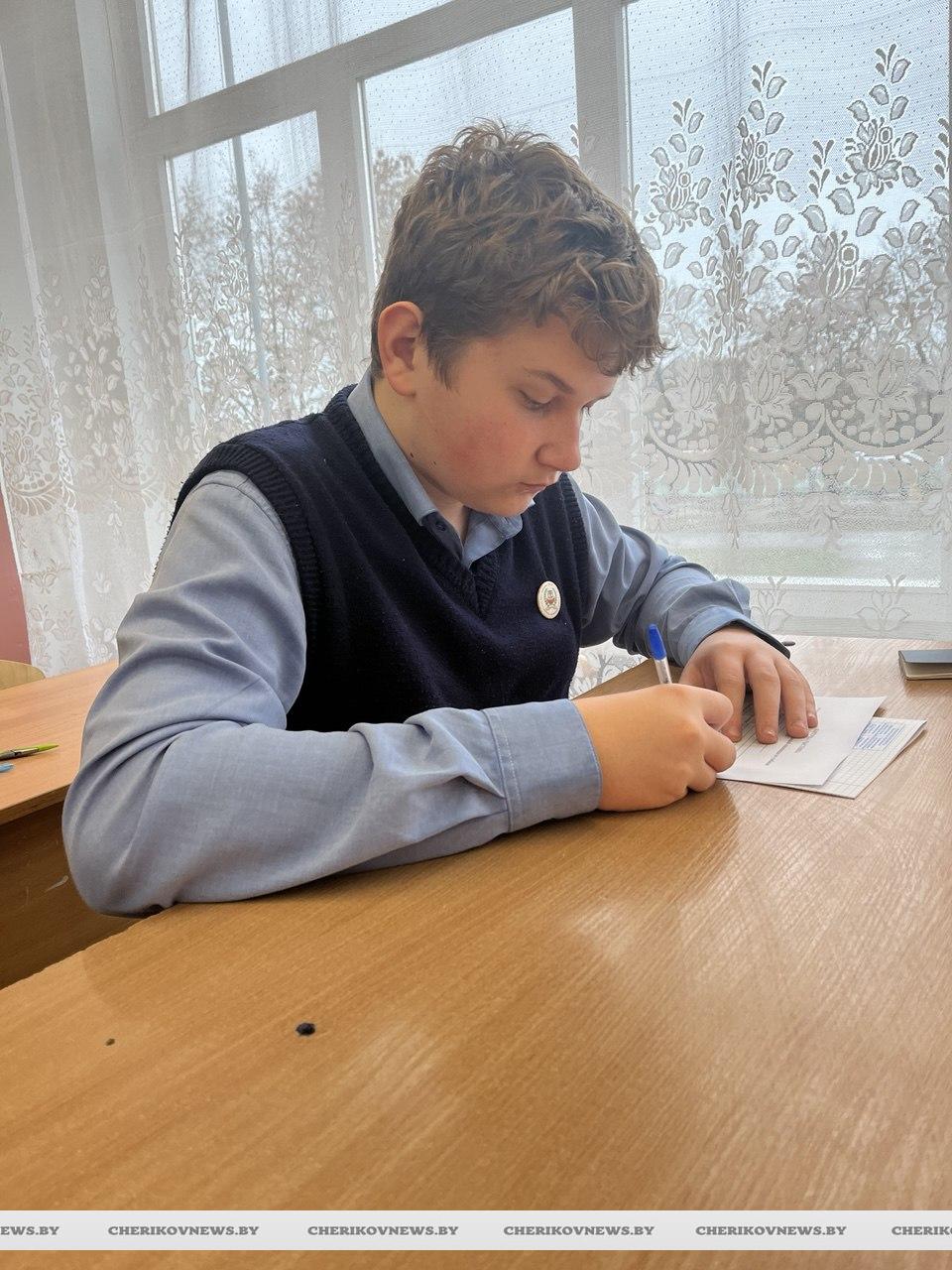 Чериковские умницы и умники соревнуются в своих знаниях по школьным предметам