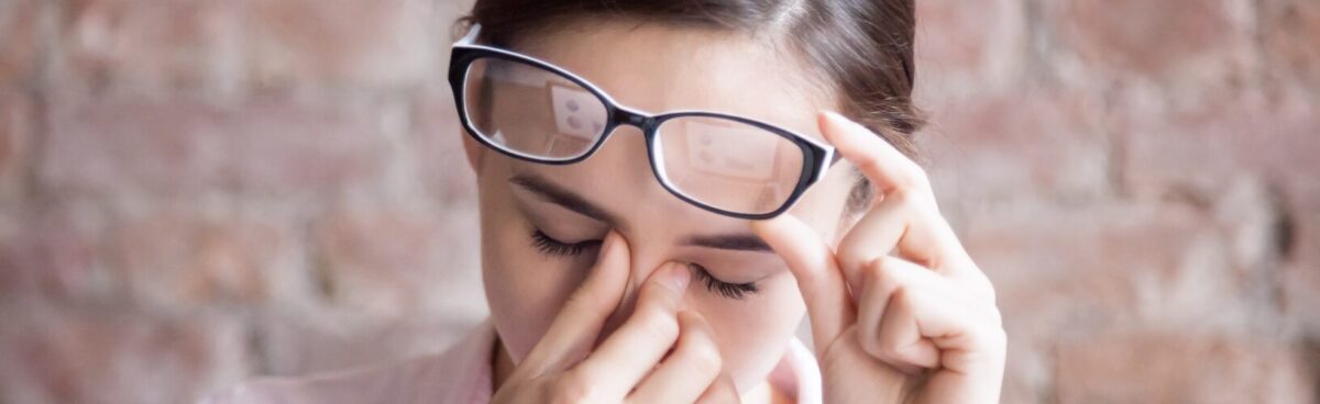 Дергающийся глаз: незначительный симптом или повод для беспокойства?