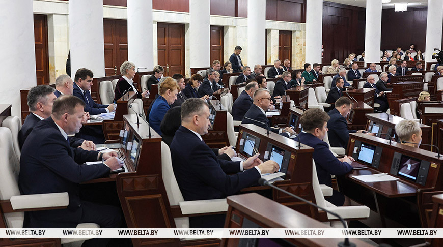 Все нотариусы с 1 января 2026 года будут работать в нотариальных конторах, бюро упразднят