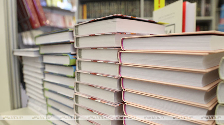 Сборники стихов Янки Купалы переданы Ханойскому государственному университету