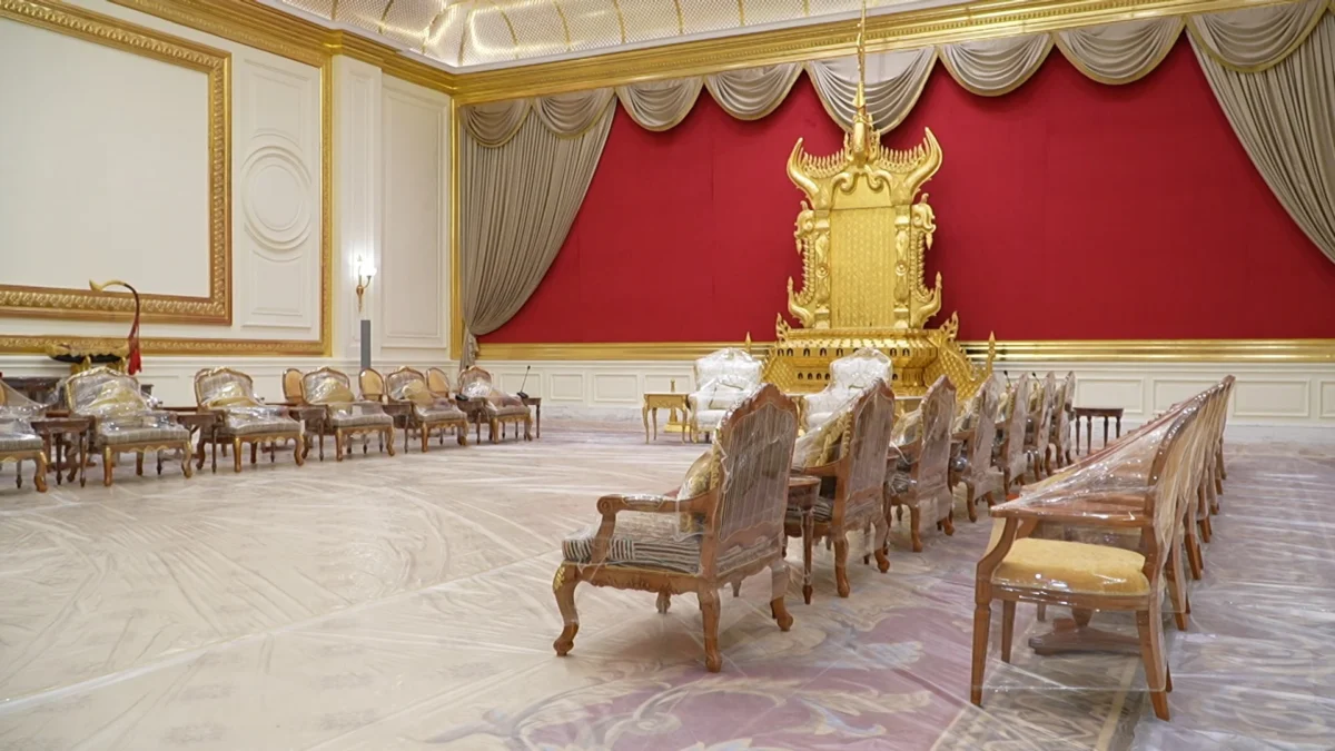 Александр Лукашенко встретился с Мин Аун Хлайном в Президентском дворце в Нейпьидо