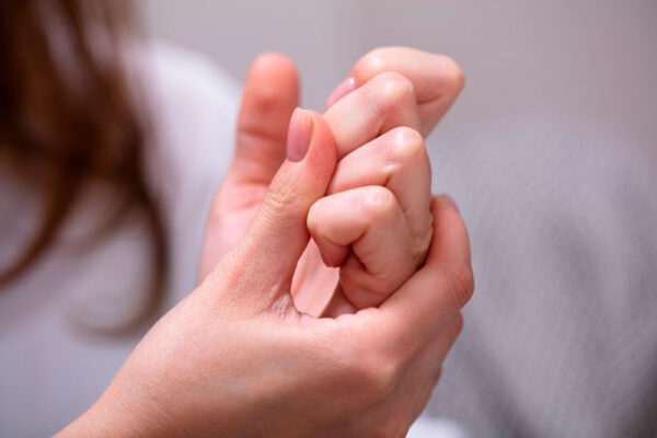 Нутрициолог объяснила, почему появляется хруст в суставах