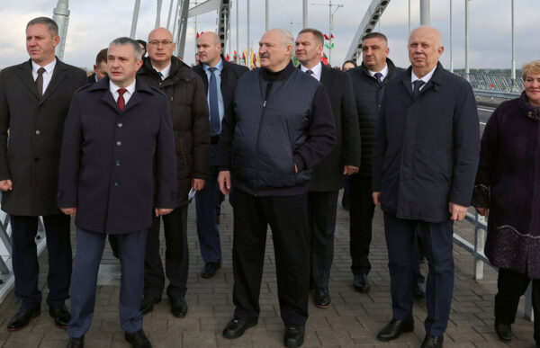 Почему не надо гнаться за «Гуччи» и «Версаче», рассказал Президент Беларуси