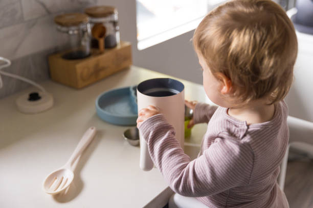 В Бобруйске годовалый ребенок получил ожоги, опрокинув чашку с кипятком