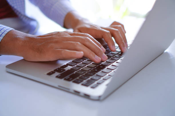 Какие административные процедуры, осуществляемые подразделениями по гражданству и миграции,  можно получить онлайн в Беларуси?