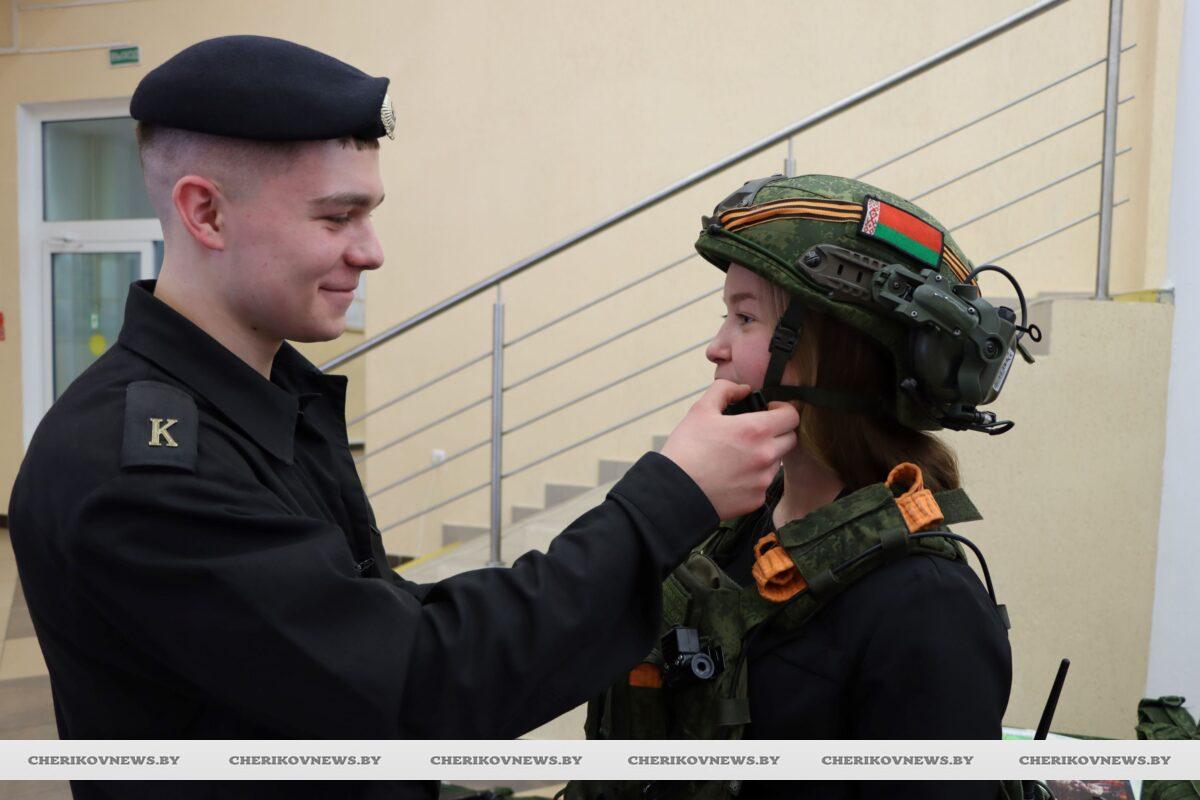 Военная академия Республики Беларусь пригласила чериковских школьников в мир офицерской профессии