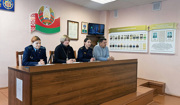 Учащиеся Чериковского государственного колледжа приняли участие в круглом столе «Знай и соблюдай»