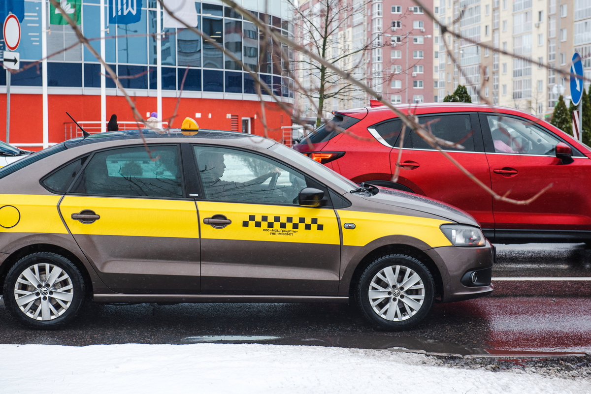 Когда таксист имеет право не брать пассажира с лыжами и санками? 