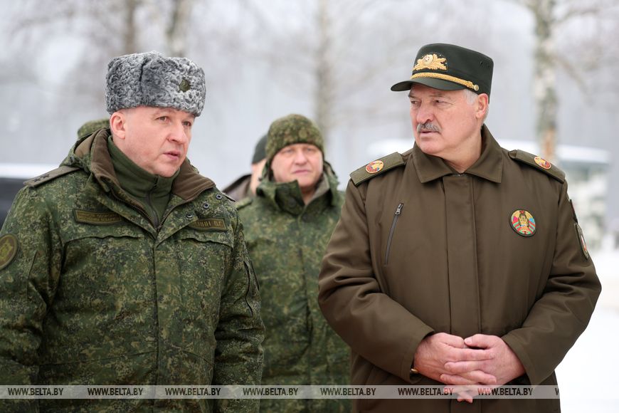 Лукашенко лично проверяет боеготовность Вооруженных Сил