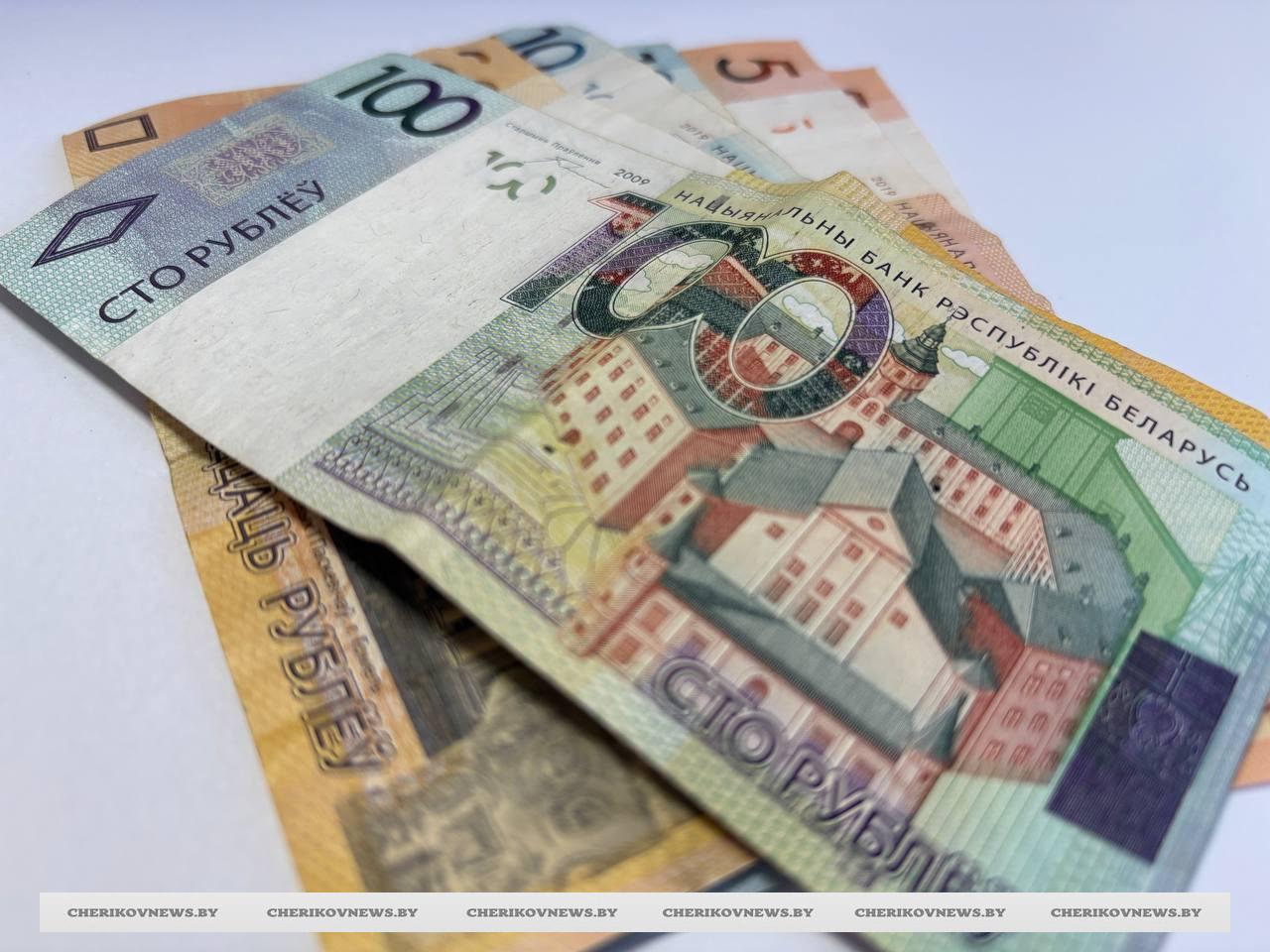 Бригадир МТФ получала зарплату и отпускные за работника, которого «забыли» уволить