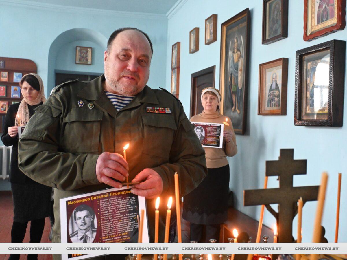 В Черикове прошла патриотическая акция «Афганская свеча памяти»