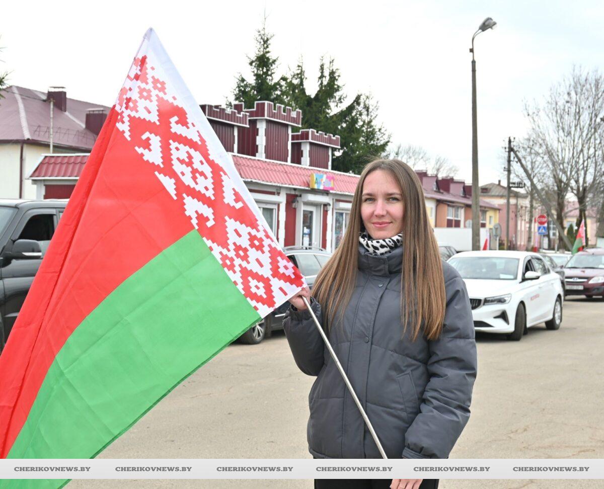 Поклонимся сожженным судьбам: автопробег ко Дню памяти жертв Хатынской трагедии объединил жителей  Чериковского района