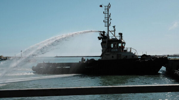 В Туапсе принимают все меры, чтобы не допустить попадания нефтепродуктов в море 