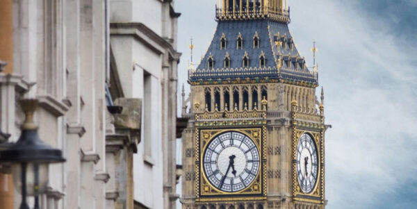 Пожизненный запрет введут в Великобритании на покупку сигарет для родившихся после 2008 года