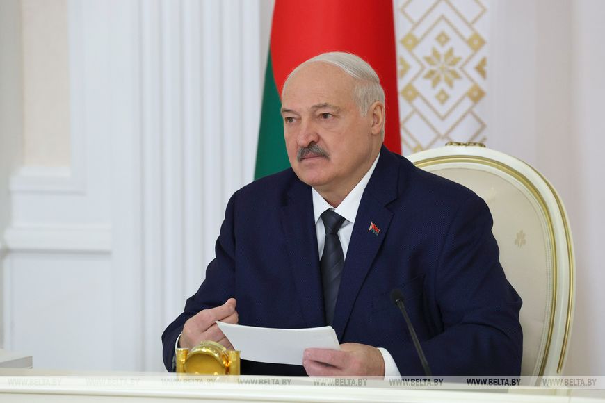 Лукашенко назвал решение проблемы падежа проверкой на профпригодность для чиновников