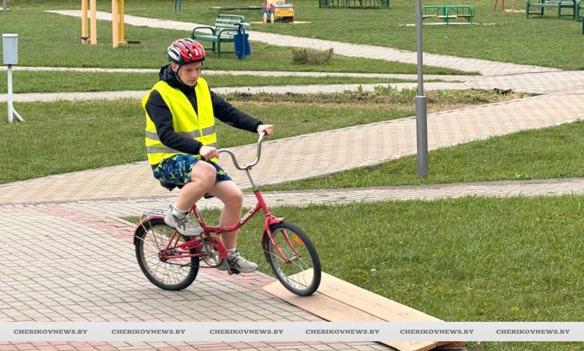 Чериковские юные инспектора дорожного движения приняли участие в  зональном слете ЮИД