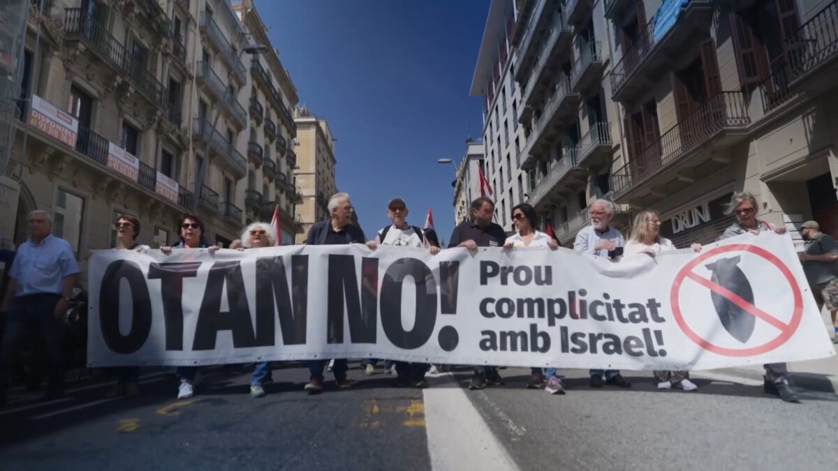 В Испании прошли протесты против НАТО и поставок оружия Израилю