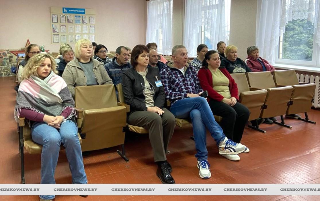 В трудовом коллективе Чериковского РУПС «Белпочта» прошел Единый день информирования