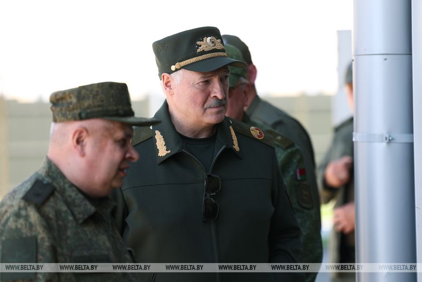 Военная тематика в центре внимания. Лукашенко прибыл к ракетчикам в Осиповичский район