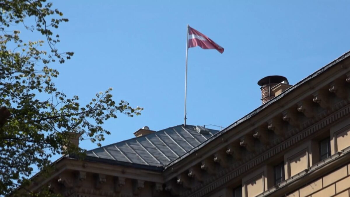 Латвия и Литва несут потери от стихии и украинских дронов
