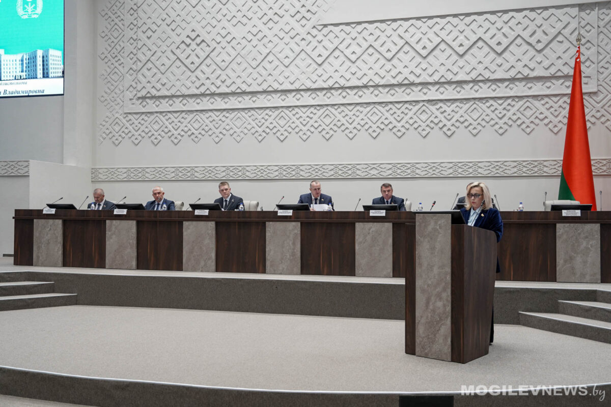 Рост зарплат, жилья и экспорта: в Могилеве обсудили итоги социально-экономического развития области за первый квартал 2026 года