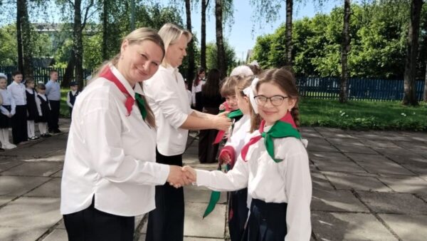 День пионерской дружбы в Черикове: ряды октябрят и пионеров стали шире