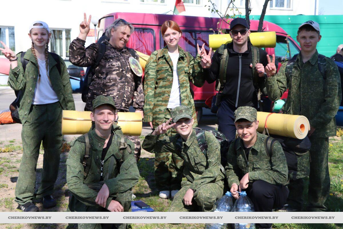 В Черикове дан старт трехдневному пешему походу. Кто в него отправился?