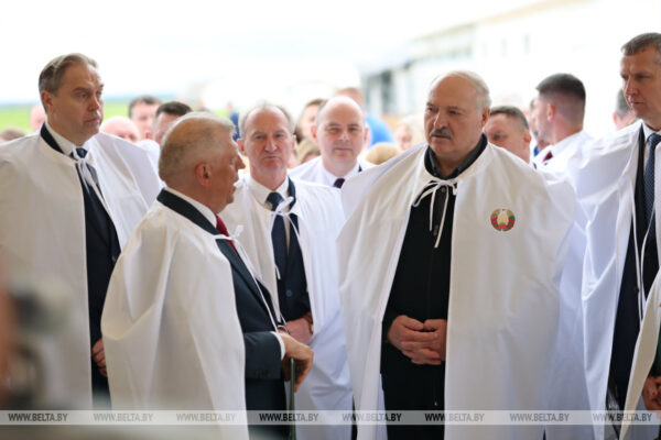 Александр Лукашенко обсудил со специалистами перспективы развития мясного животноводства в стране